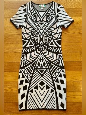 Medium charlie jade Black & White Geometric Dress